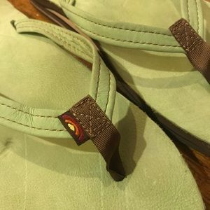 Rainbow Double Arch Sandals - Green!